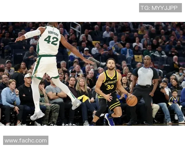 库里超远三分绝杀比赛送加时展现无与伦比的比赛核心实力 库里超远三分绝杀比赛送加时展现无与伦比的比赛核心实力