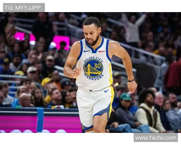 库里弧顶接球连晃两步晃飞防守稳稳命中关键三分点燃全场激情